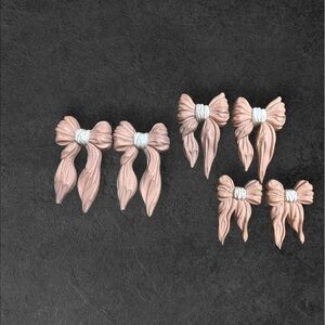 6 pc wall decor pink and white bows